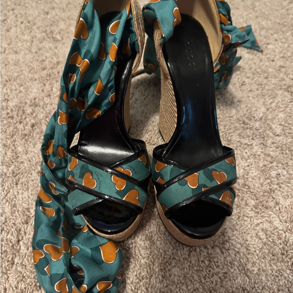 Authentic Used Gucci Green and Black Heart Pattern Mules